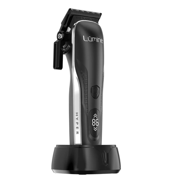 GA.MA Lumine Hyper Digital Mașină de Tuns Profesională – Motor Brushless, Lame DLC, 2 Viteze, Autonomie 180 min, Afișaj Digital și Kit Personalizare