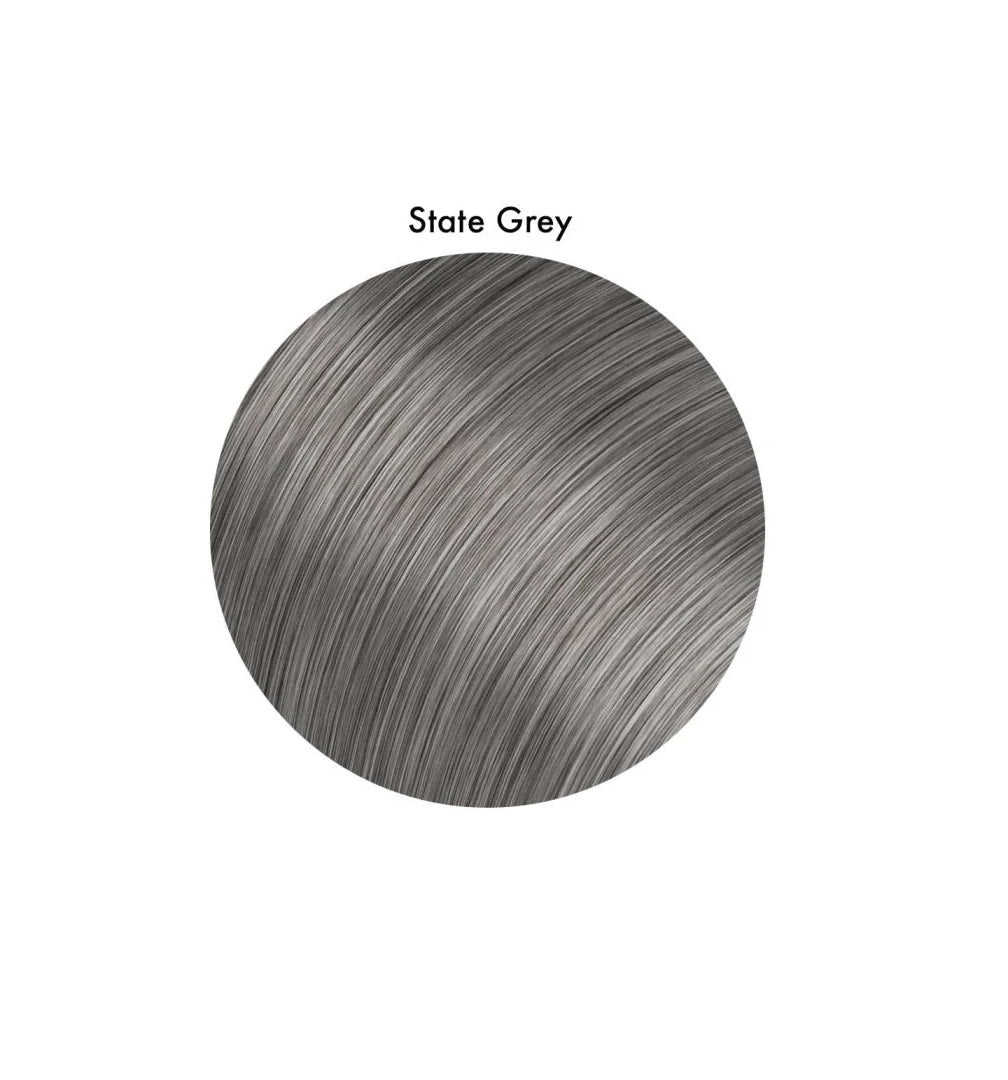 Șuviță de păr drept, în nuanța gri argintiu State Grey, cu aspect lucios și uniform