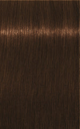 Nuanță de păr castaniu închis cu reflexii naturale, ideală pentru colorare intensă și uniformă